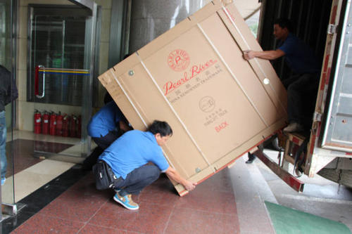 陇川钢琴贵重工艺品无忧运